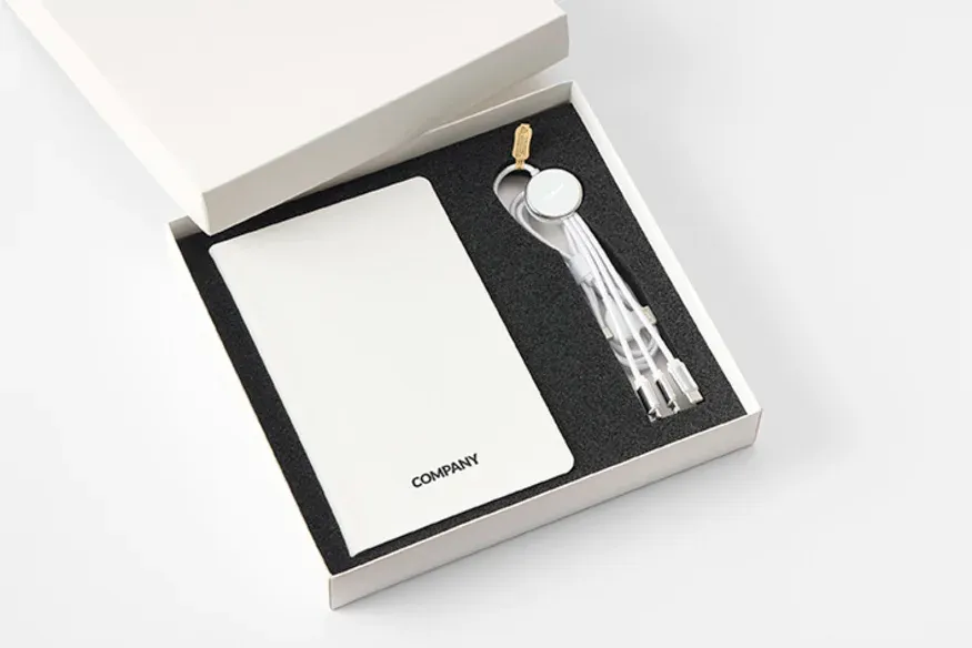elegancki box prezentowy z notesem i USB