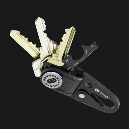 Brelok multitool True Utility KeyShackle+ 7w1 z kluczami i karabińczykiem